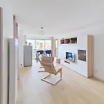 Entre Et Port, Au Bout Du Quai *