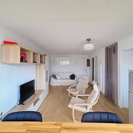 Entre Et Port, Au Bout Du Quai *